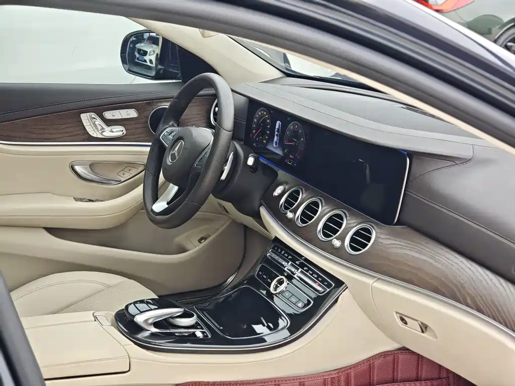 Mercedes-Benz E-Class 2017 — фото 8