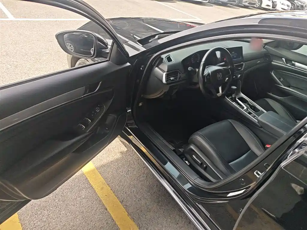 Honda Accord 2022 — фото 16