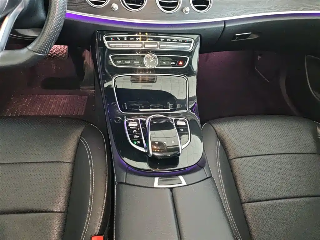 Mercedes-Benz E-Class 2017 — фото 14