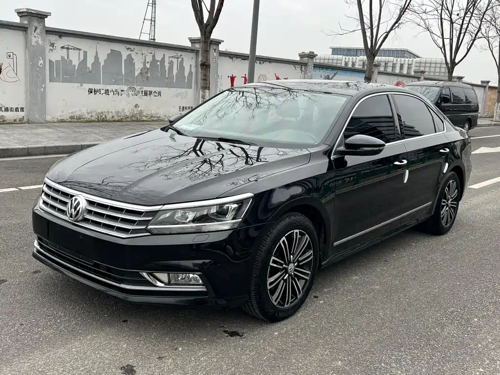Volkswagen Passat 2018 — фото 1