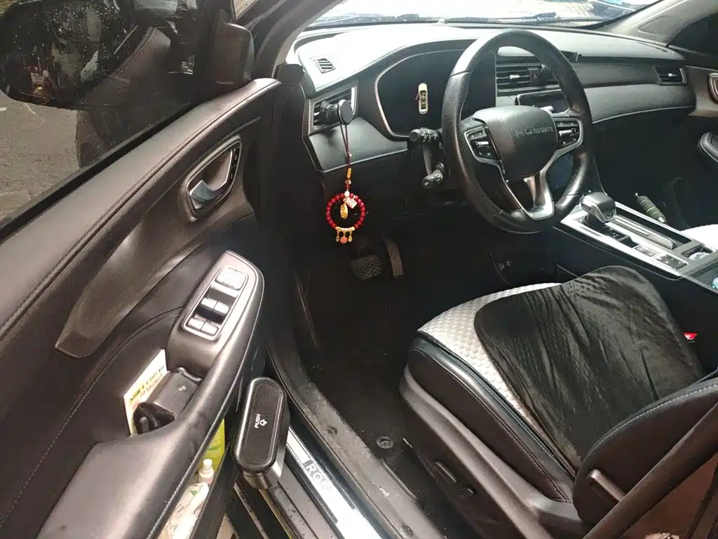 Roewe RX5 New Energy 2021 — фото 12