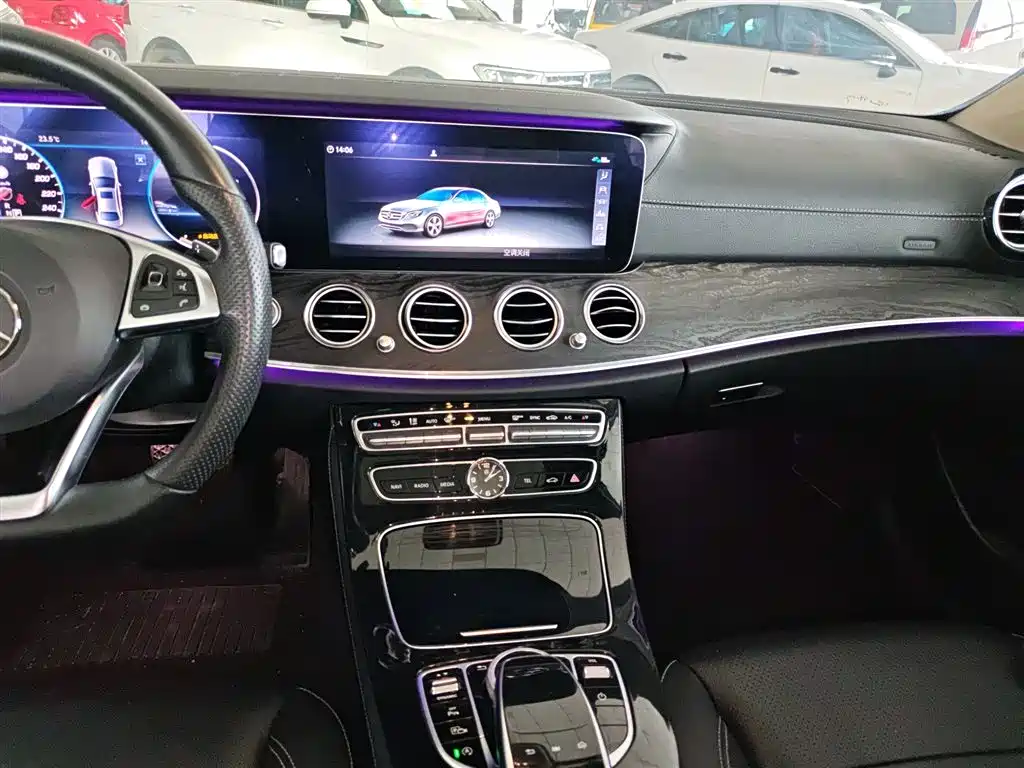 Mercedes-Benz E-Class 2017 — фото 13