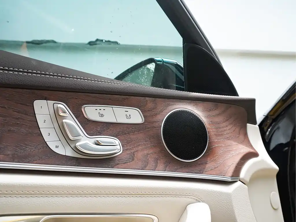 Mercedes-Benz E-Class 2020 — фото 12