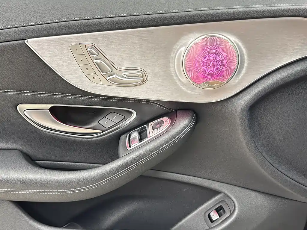 Mercedes-Benz C-Class 2019 — фото 17