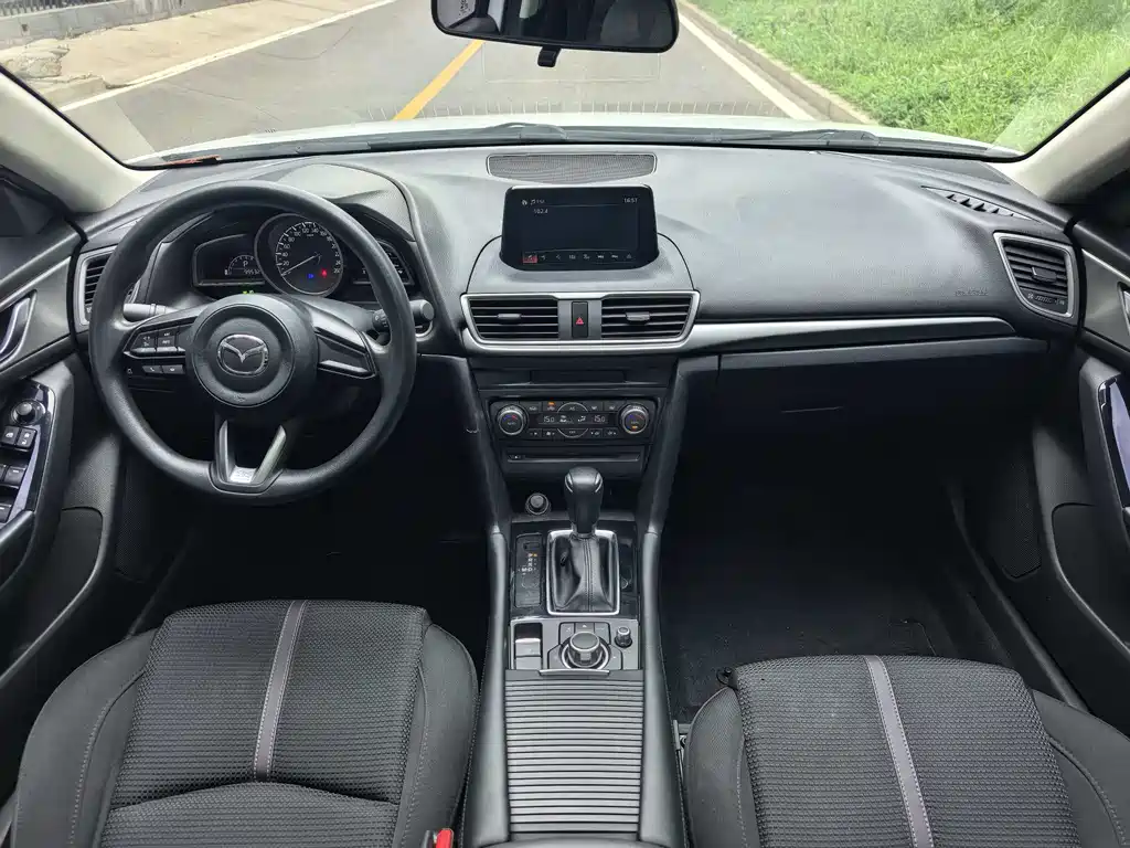 Mazda 3 Angkesela 2017
