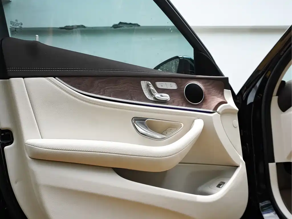 Mercedes-Benz E-Class 2020 — фото 14