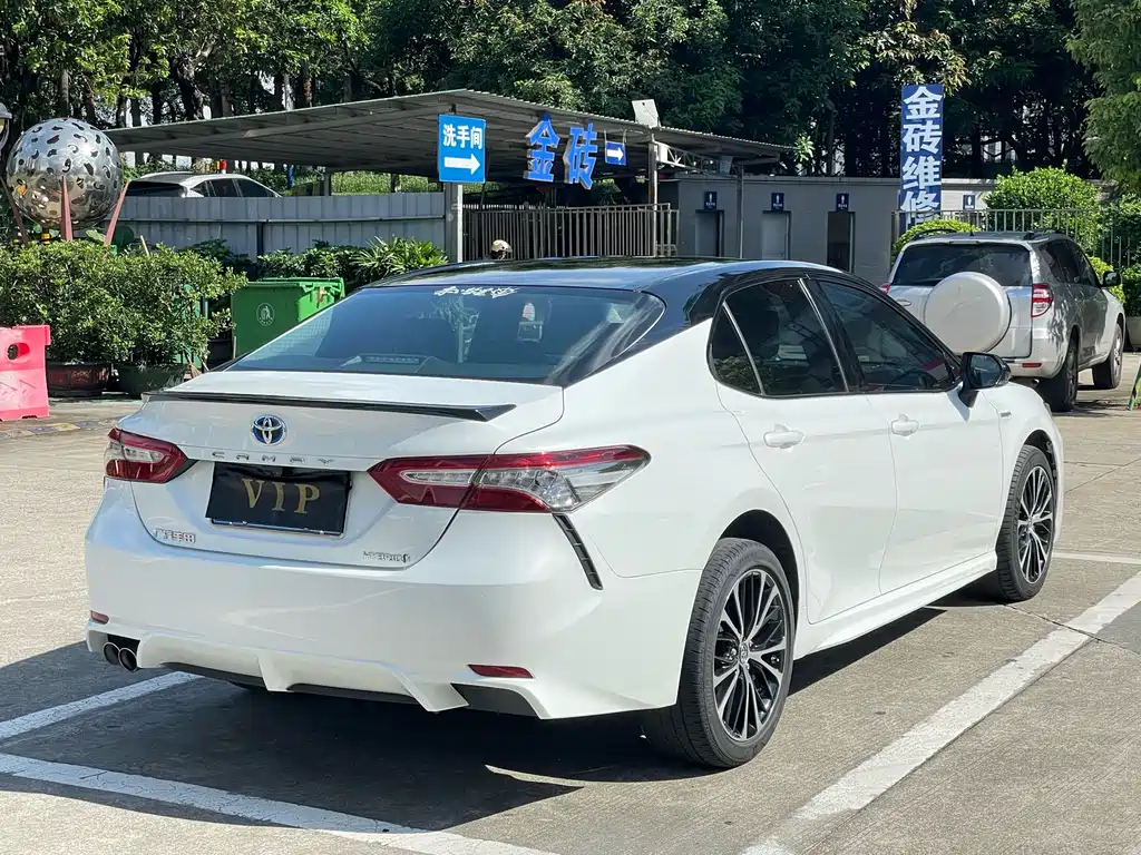 Toyota Camry 2021 — фото 34
