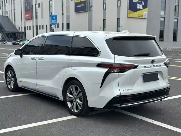 Toyota Sienna 2023