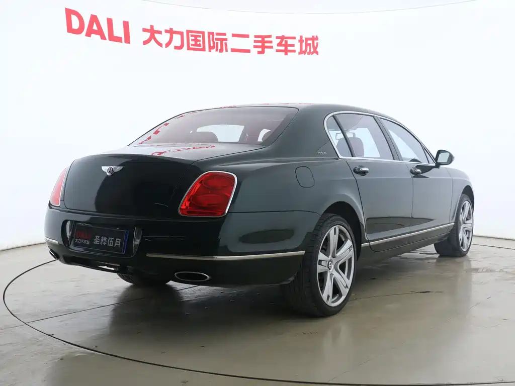 Bentley Flying Spur 2011 — фото 19