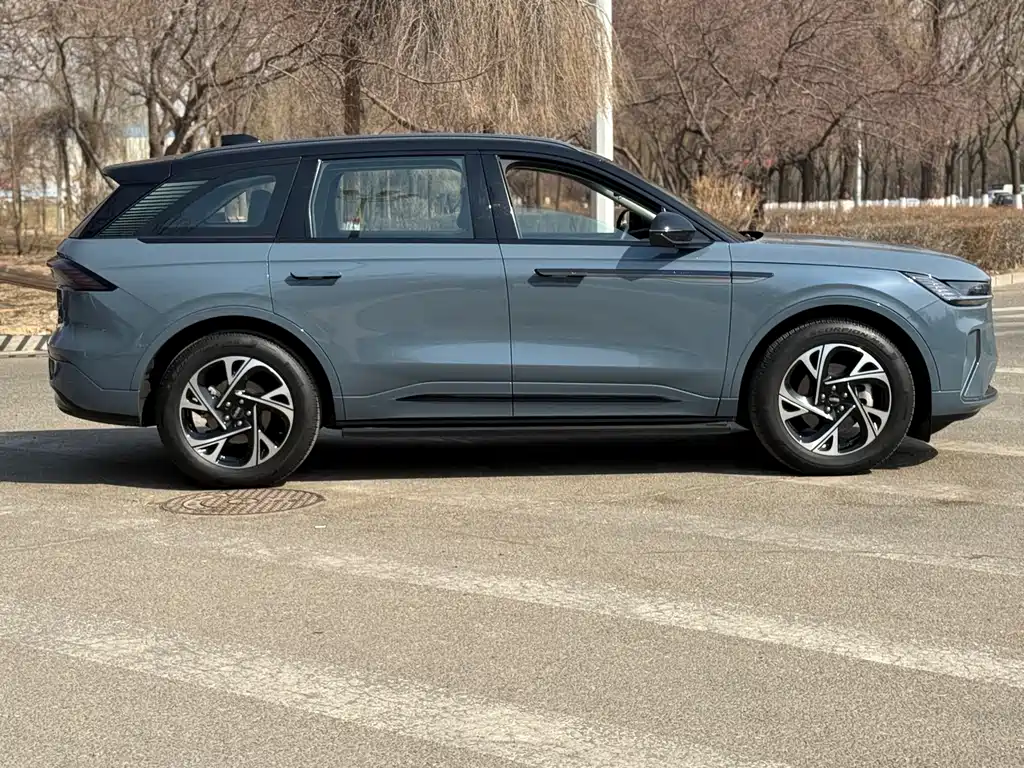 Lincoln Nautilus 2025