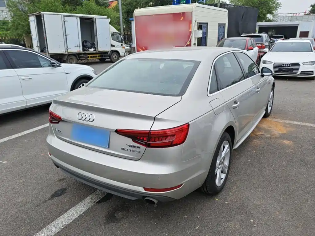 Audi A4L 2017