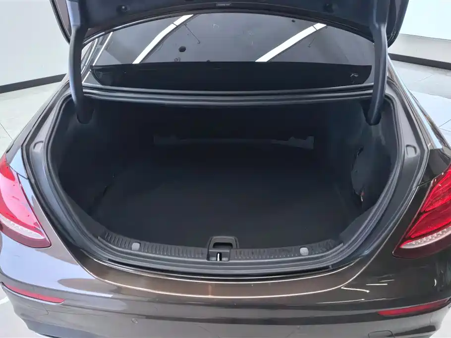 Mercedes-Benz E-Class 2018