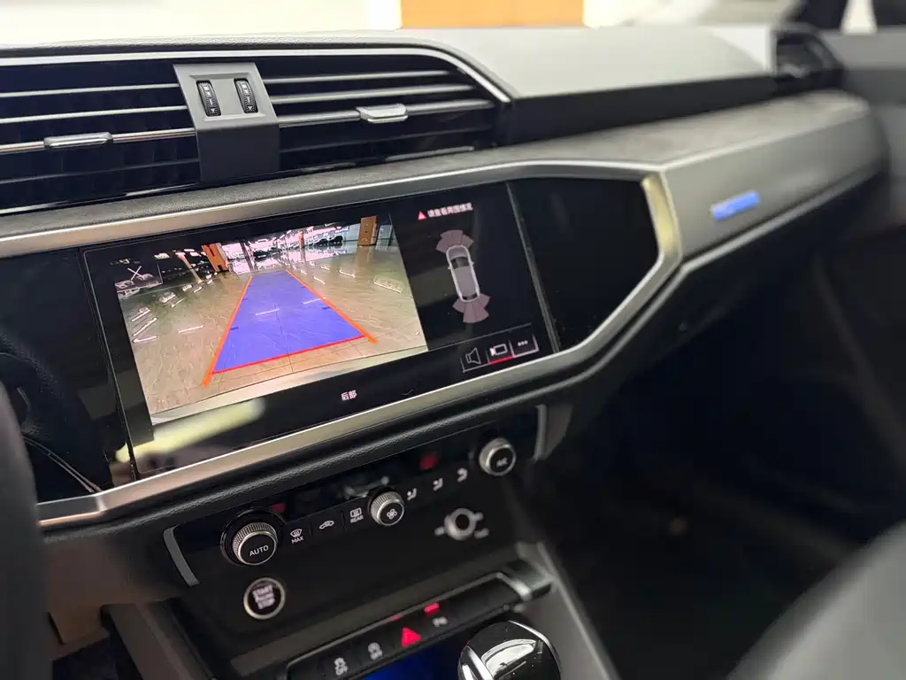 Audi Q3 Sportback 2022 — фото 15