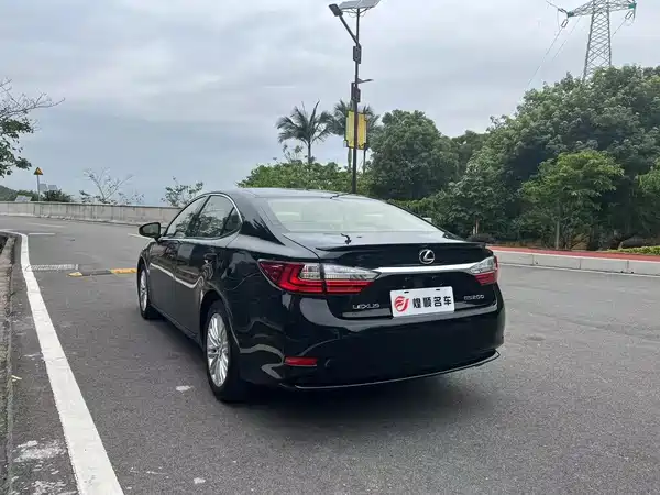 Lexus ES 2015