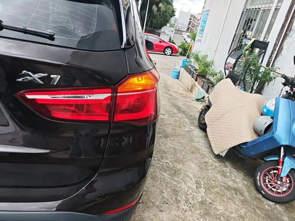BMW X1 2018 — фото 8