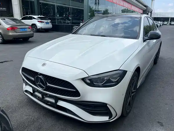 Mercedes-Benz C-Class 2024