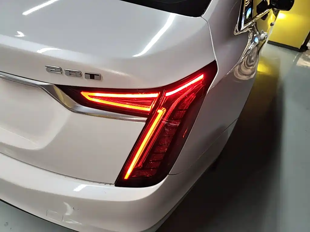Cadillac CT6 2020 — фото 8