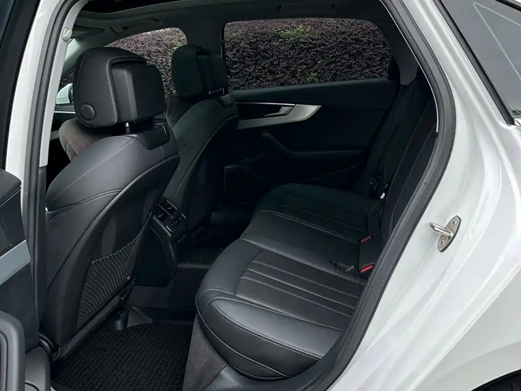 Audi A4L 2021