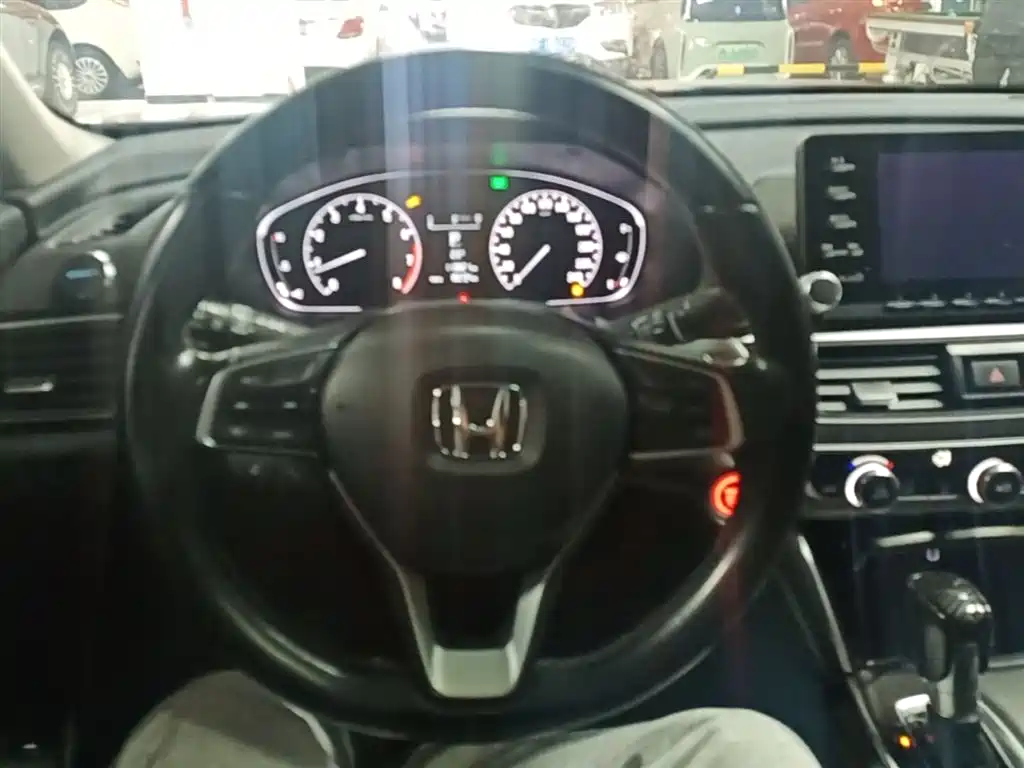 Honda Accord 2019 — фото 11