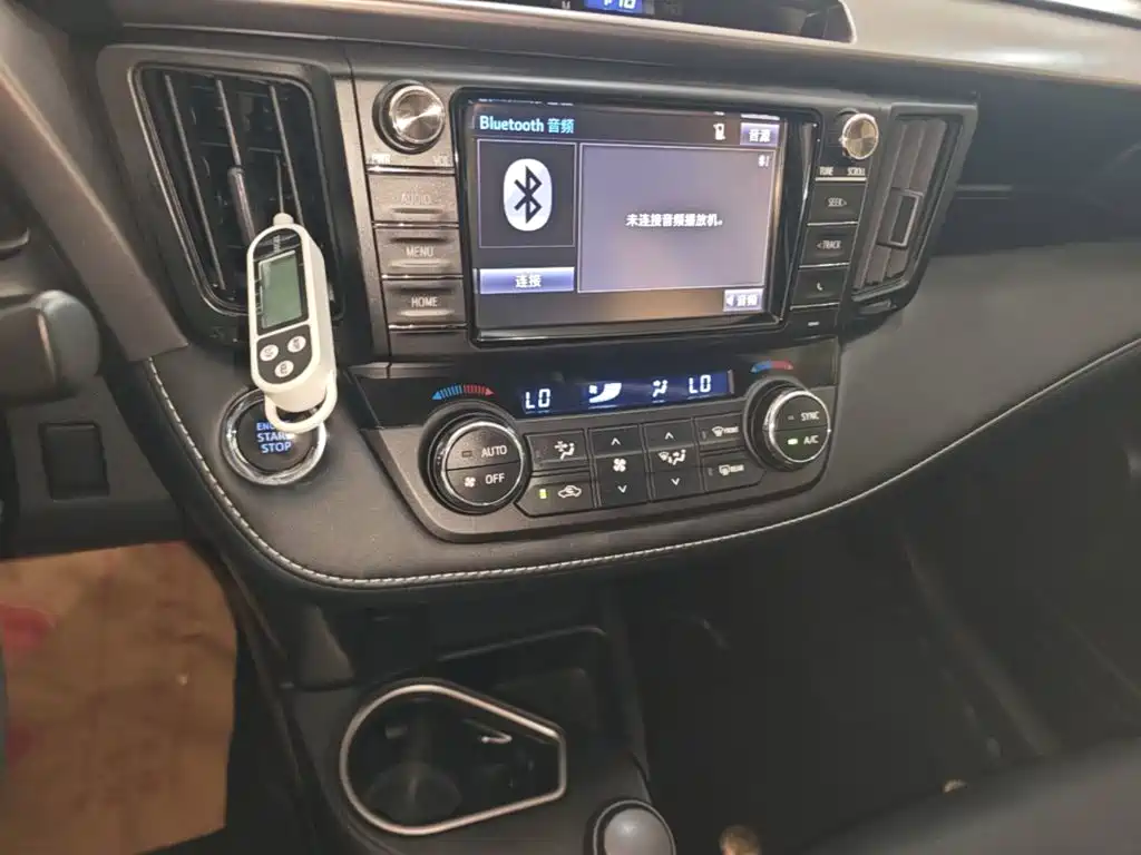 Toyota RAV4 2019 — фото 13