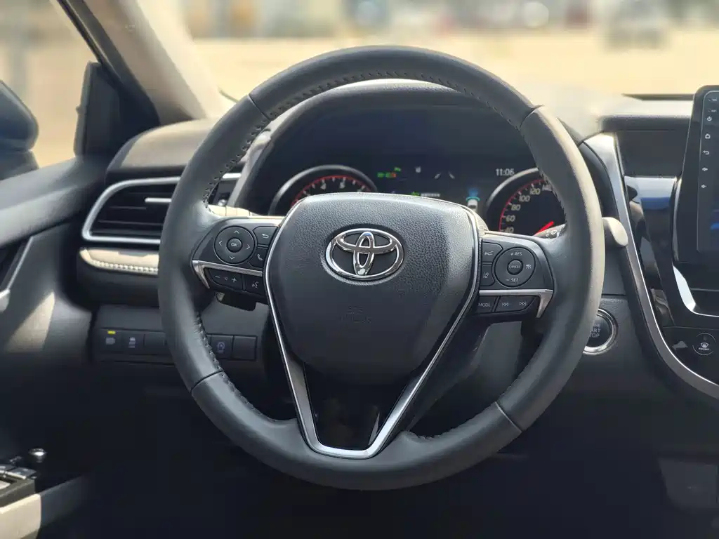 Toyota Camry 2022 — фото 20