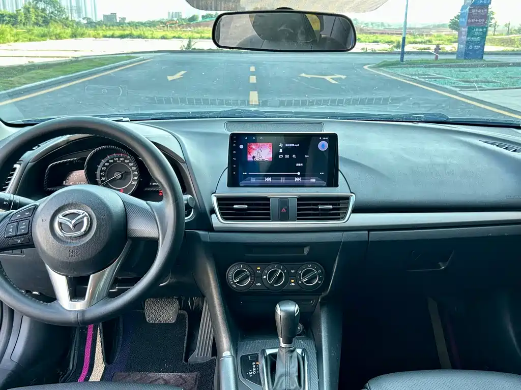 Mazda 3 Axela 2016