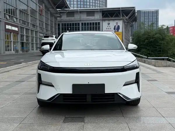 Geely Galaxy L6 2026