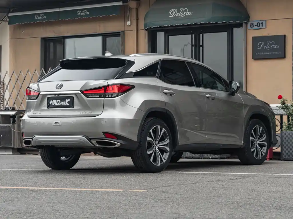 Lexus RX 2021