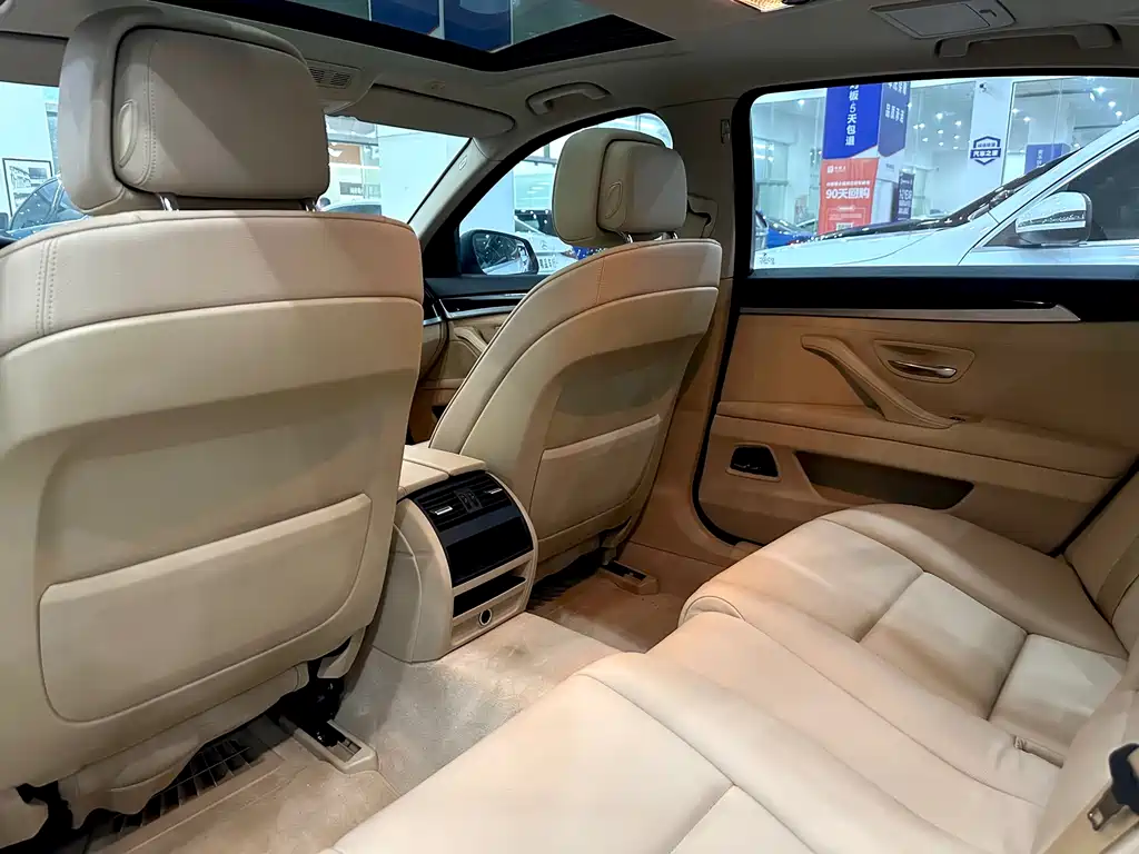 BMW 5 Series 2013 — фото 10