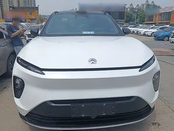 NIO ES8 2023
