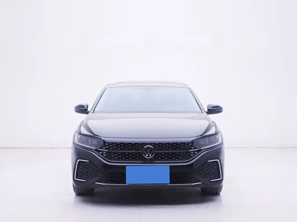 Volkswagen Passat 2023