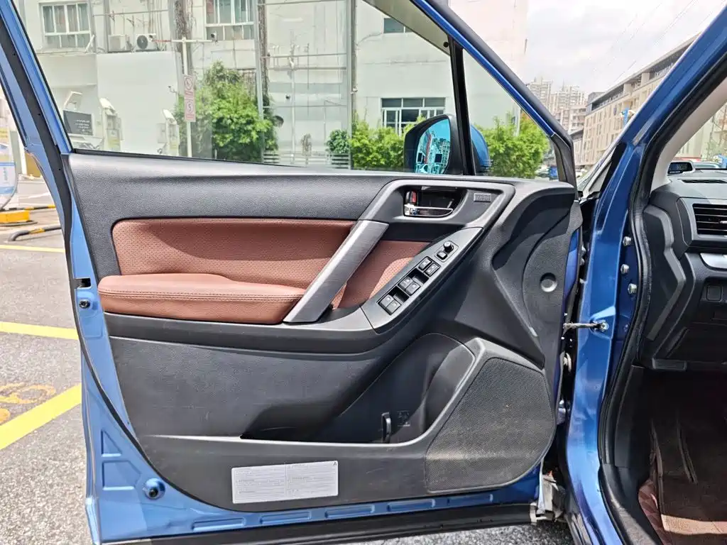 Subaru Forester 2015 — фото 21