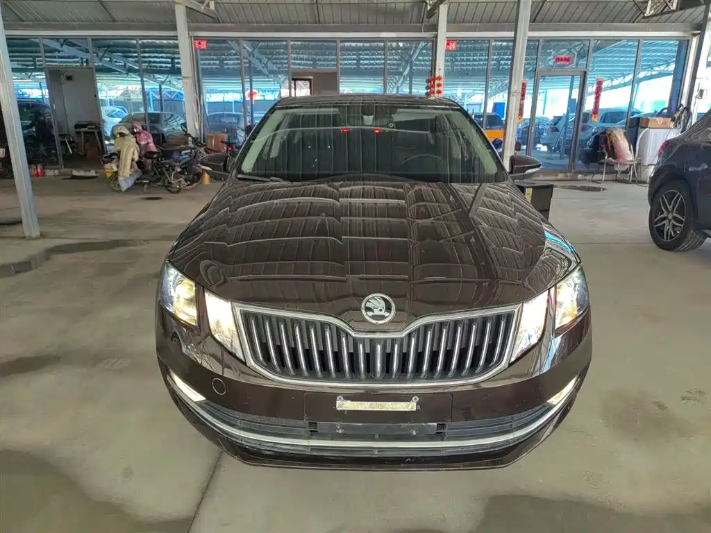 Skoda Octavia 2018 — фото 3