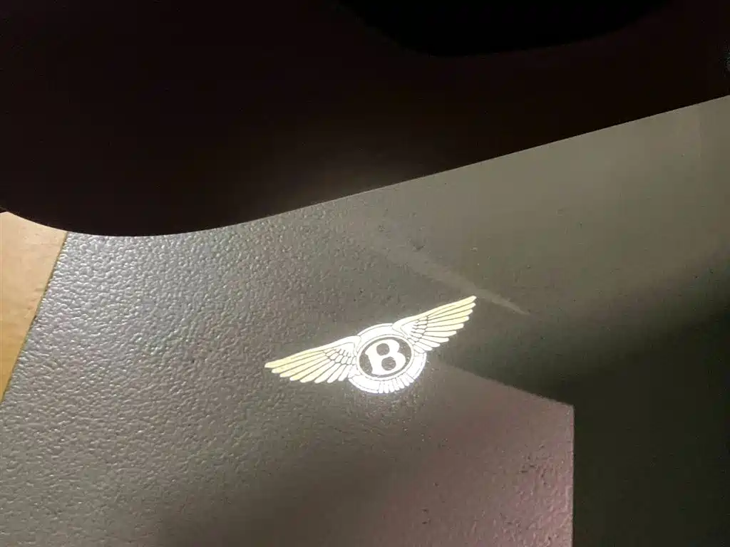 Bentley Flying Spur 2020 — фото 9