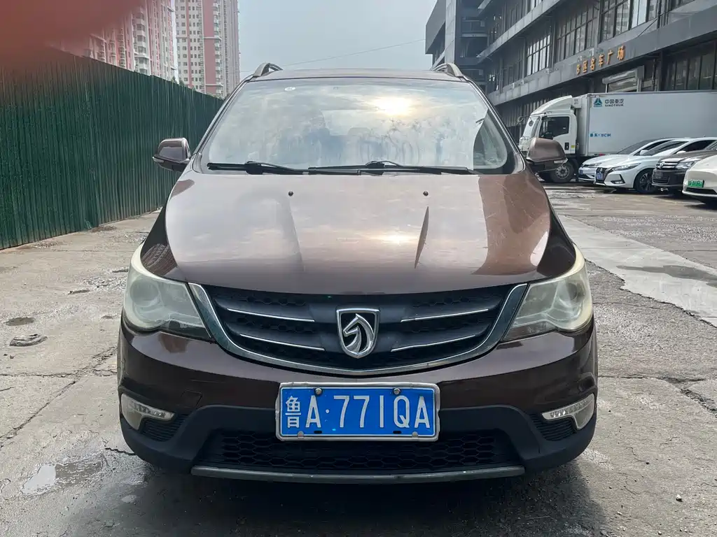 Baojun 730 2015