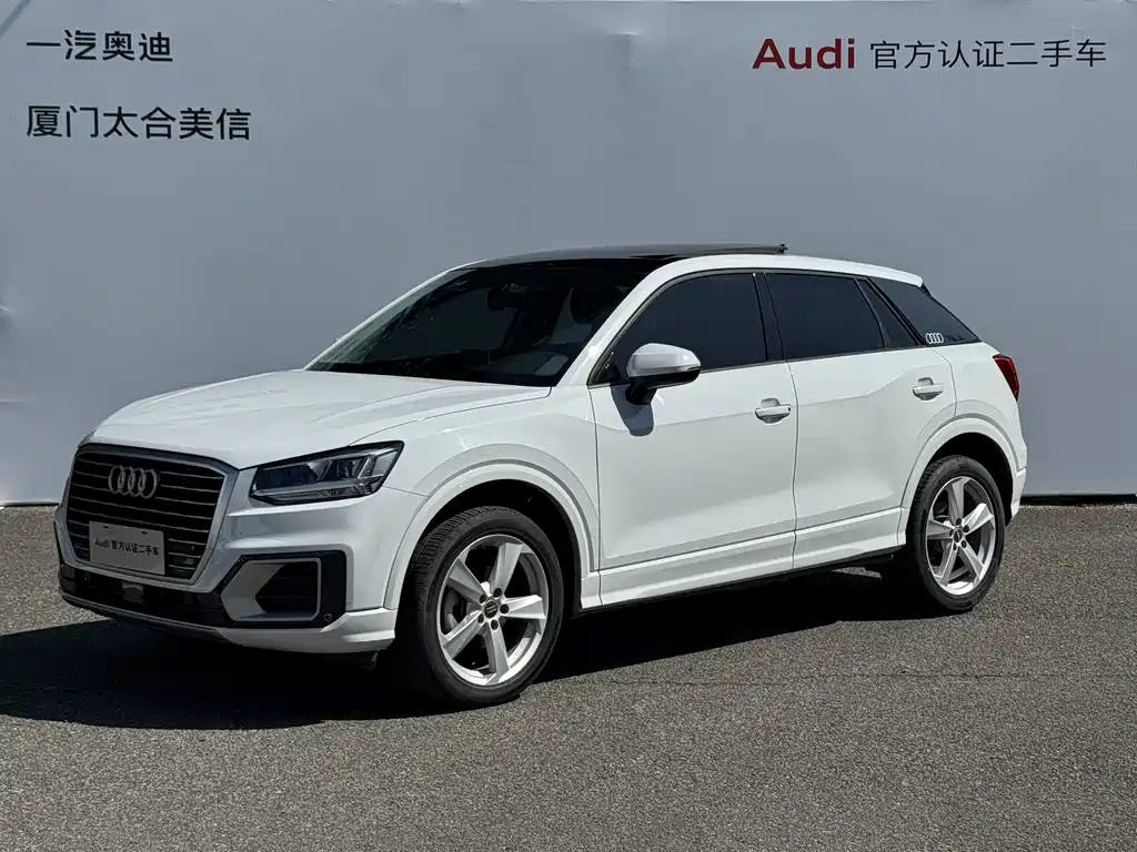 Audi Q2L 2020 — фото 1