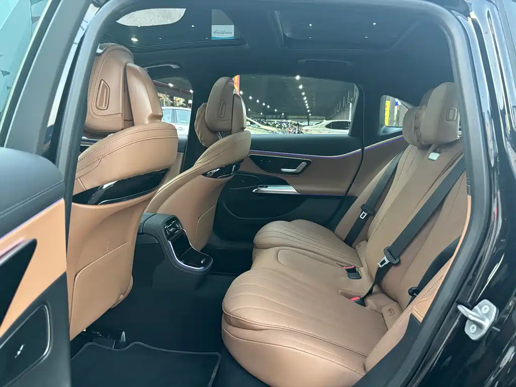Mercedes-Benz E-Class 2025 — фото 16