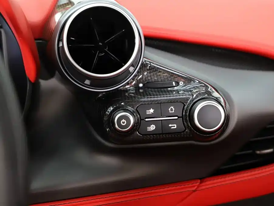 Ferrari F8 2022 — фото 12