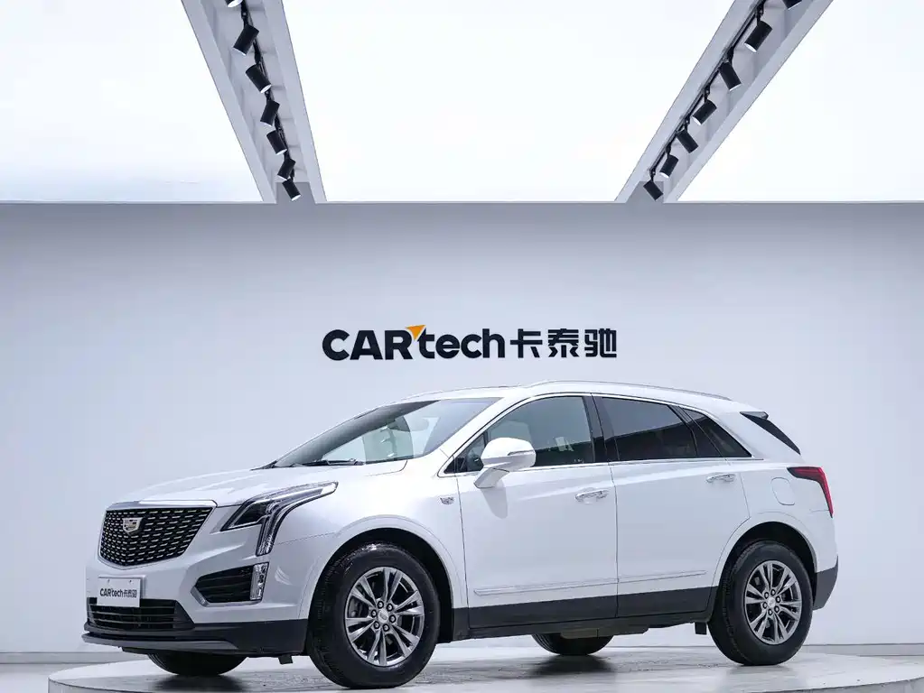 Cadillac XT5 2020 — фото 1