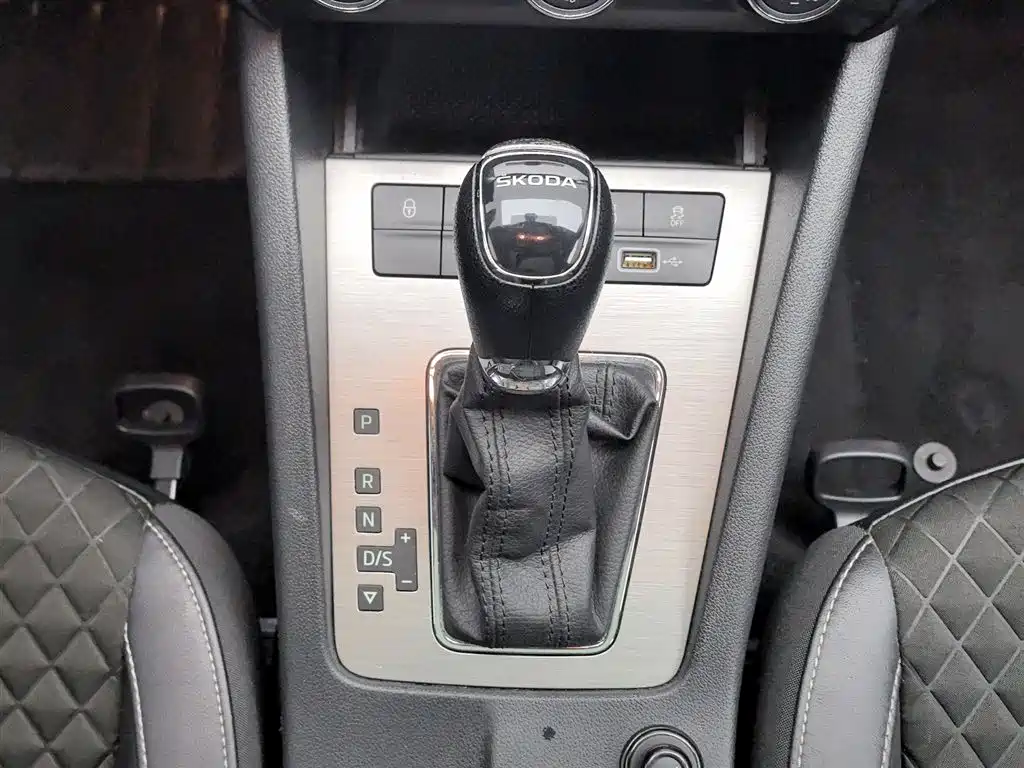Skoda Octavia 2019 — фото 13