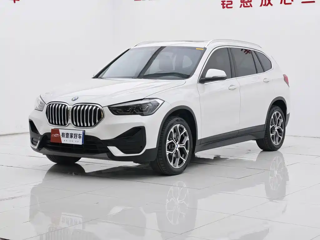 BMW X1 2022 — фото 1