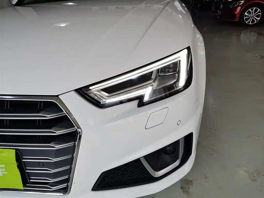 Audi A4L 2020 — фото 18