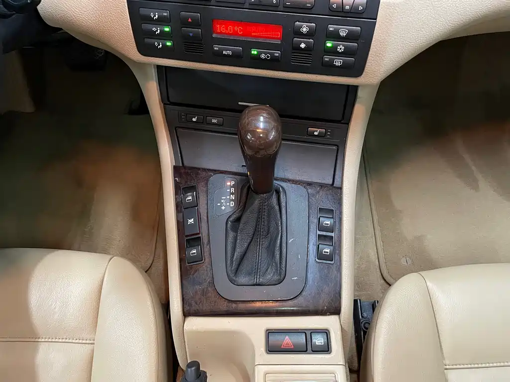BMW 3 Series 2005 — фото 15