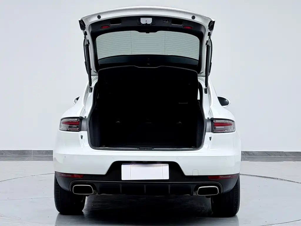 Porsche Macan 2019 — фото 26