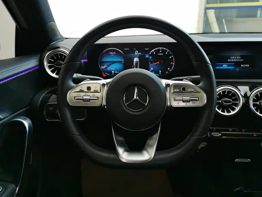 Mercedes-Benz A-Class 2022 — фото 15