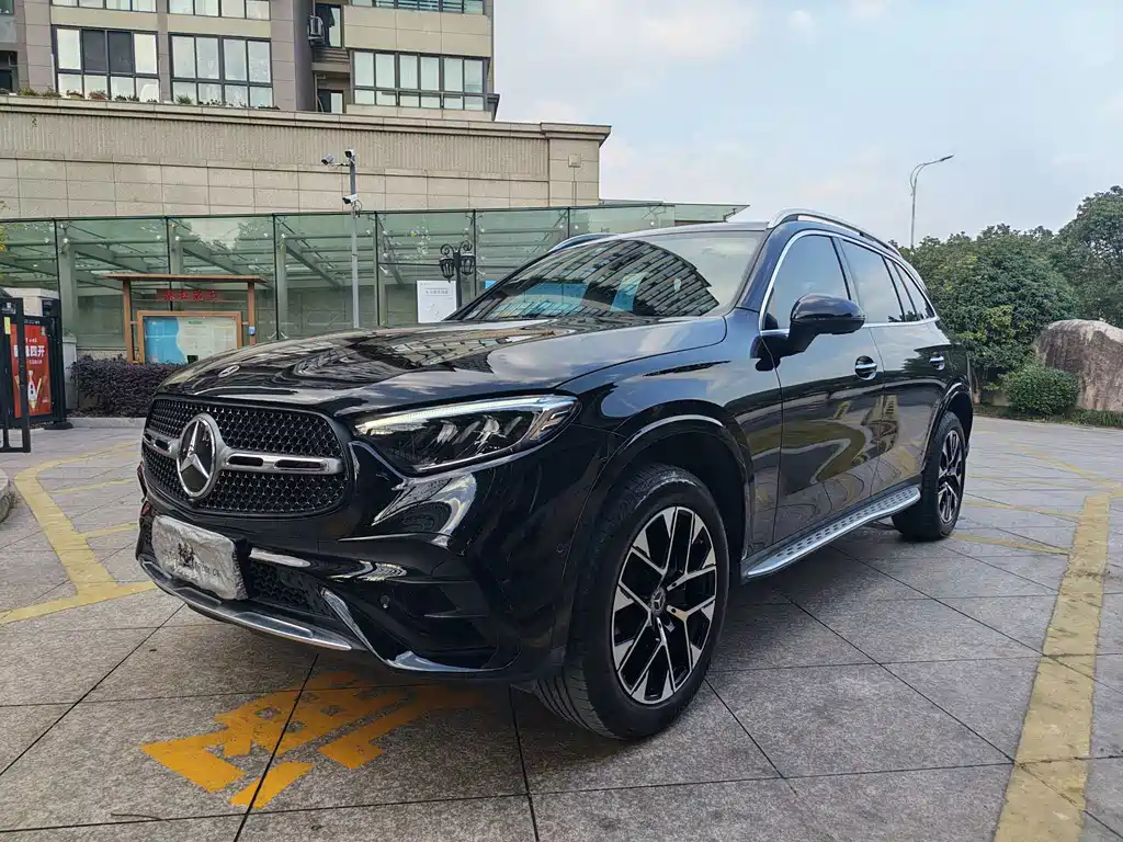 Mercedes-Benz GLC 2023