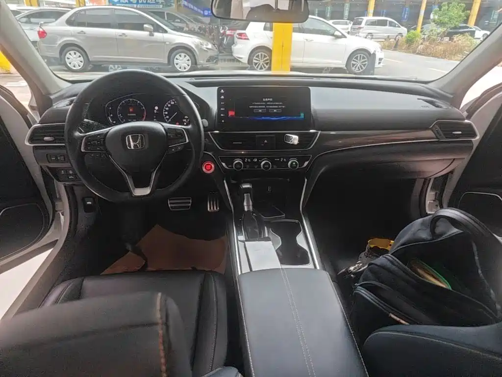 Honda Accord 2021 — фото 10