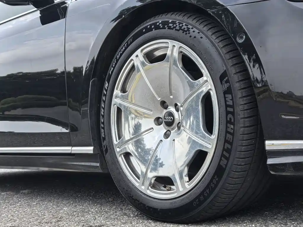 Audi A8 2023