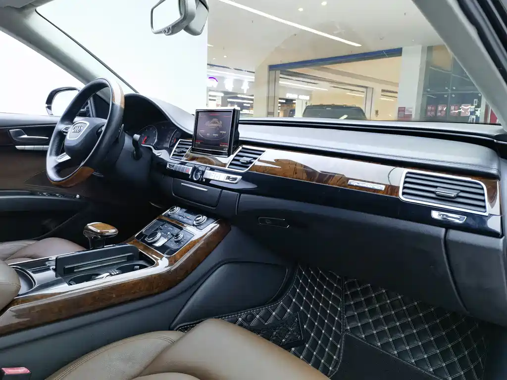 Audi A8 2012