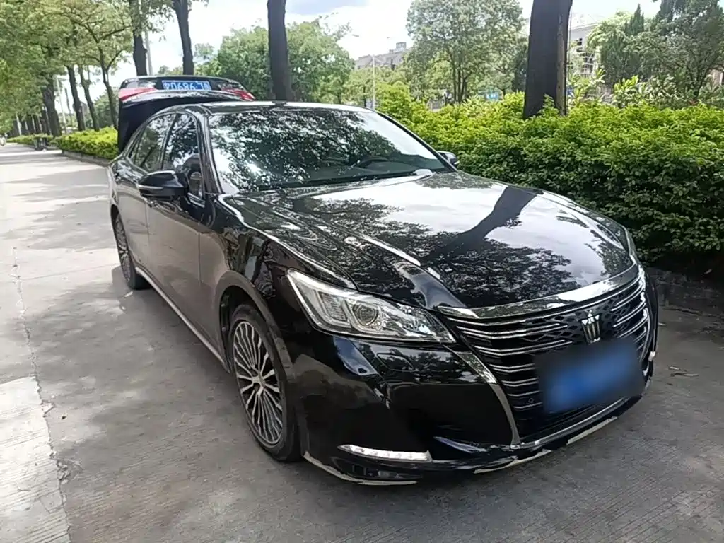 Toyota Crown 2019